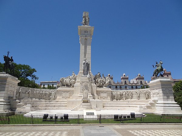 Monumento a la Constitución, Plaza de España