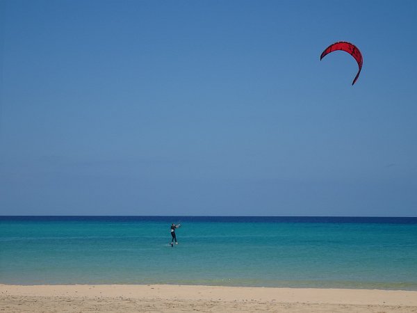 Kite surfer at Sotavento beach