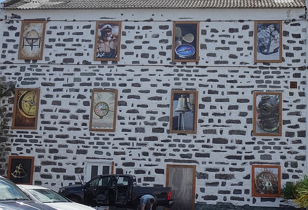 Unusual house front in Horta