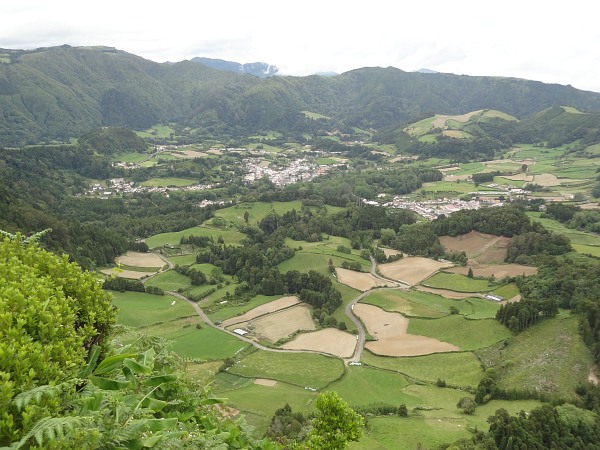 Furnas valley as seen from Pico do Ferro