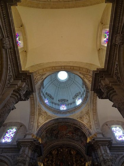 Iglesia del Salvador ceiling with dome