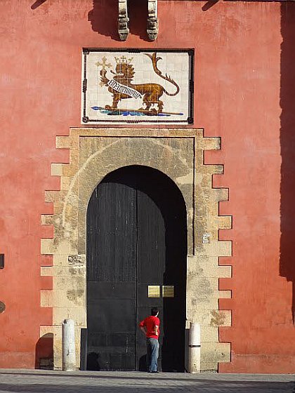 Entrance to the Alcázar palace